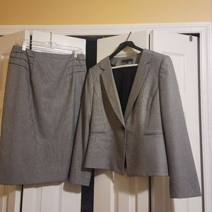 Antonio Melani Jacket and pencil skirt- blk & wht houndstooth pattern fab, sz 10